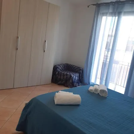 A Casa Di Loretta Lägenhet Terrasini